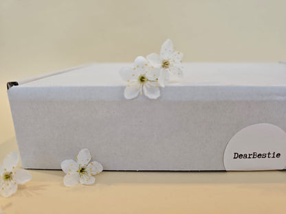 BestieTreat Geschenkbox für beste Freundin | Bestie Box mit Süßigkeiten & Selfcare | Cute Geschenkidee| Aesthetic Box | Wellness Geschenk | Birthday Gift