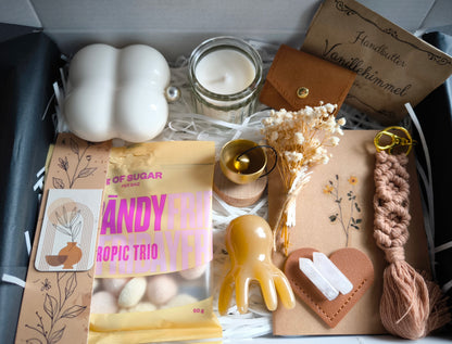 BestieHug Box | Selfcare Geschenkbox für beste Freundin | Geschenk für Frauen | Care Package | Giftbox