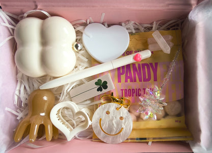 BestieMini WEIß Geschenkbox für beste Freundin | Cute Selfcare Box | Kawaii Aesthetic Geschenk | Wellness Geschenk Freundin | Cozy Bestie Box | Birthday Gift Box